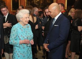Royal Engagement at Buckingham Palace (photo: Dominic Lipinski/PA Wire)